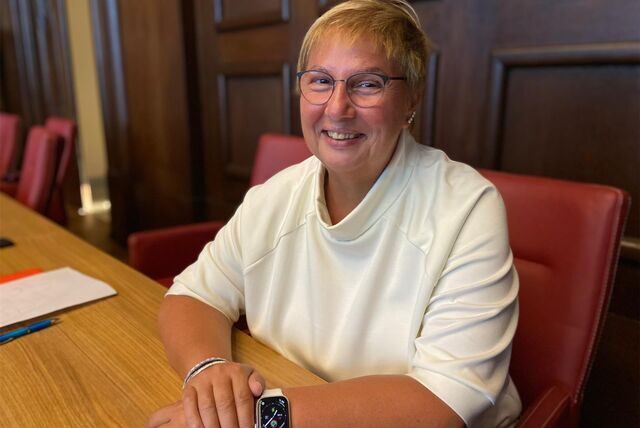 In der Sitzung des Schul-Ausschusses hat sich Karin Ittermann als Leiterin der Reichshofschule in Schwerte-Westhofen offiziell vorgestellt. Kommissarisch leitet sie die Schule bereits länger.