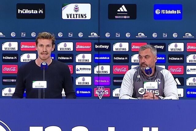 Vor dem Spiel gegen den 1. FC Magdeburg fand in der Veltins Arena eine Pressekonferenz mit Cheftrainer Thomas Reis statt.
