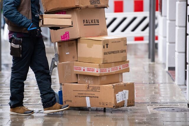 Paketsendungen laufen auf ihrem Weg zum Empfänger durch verschiedene Logistikzentren. Im Raum Unna scheint nun eine Drehscheibe verlagert zu werden (Symbolfoto).