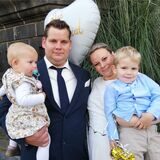 Das Brautpaar Rebecca Teubner und Felix Kunsch mit den Kindern Johanna (1) und Jonas (3).