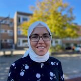 Seyma Eminoglu ist 36 Jahre alt. Die Mutter von zwei Kindern ist vor fünf Jahren aus der Türkei geflüchtet. Heute unterrichtet sie Mathe an einer Schwerter Gesamtschule.