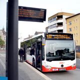Bus steht am Busbahnhof Schwerte.