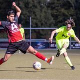 Ardit Ajvazi (r.) und Eving Selimiye Spor gewannen deutlich beim SSV Mühlhausen um Kevin Weiß (l.) und Islam Kücükyagci.