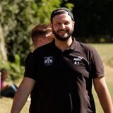 Lorenz Wagener (r.) und Angelo Lo Giudice, Trainer und Co-Trainer des SV Afferde, wollen ihr Team in die Spitzenregion der Tabelle führen.
