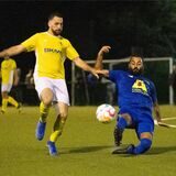 Ali-Sammy Moussa (l.) und der BSV Heeren erkämpften sich den 5:3-Derbysieg beim Kamener SC um Sitki Üstün.