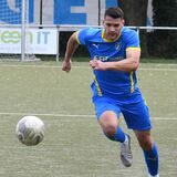 Ahmed Ersoy verfolgt den Ball.