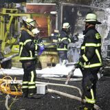 In Dortmund-Lindenhorst war am Samstag (23.9.) auf einem Schrottplatz ein Feuer ausgebrochen. Die Feuerwehr geht von Brandstiftung aus.