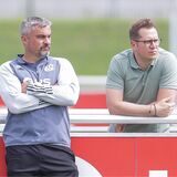Schalke-Trainer Thomas Reis (l.) und Sportdirektor André Hechelmann