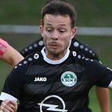 Franco Jans (r.) – hier im Zweikampf mit Herringens Philipp Hayduk – spielte nur eine Halbzeit.