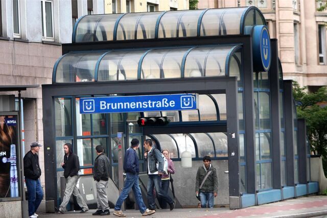 An der Brunnenstraße stieg der Mann in die U46 ein – und sprühte mit Feuerzeuggas. (Symbolbild)