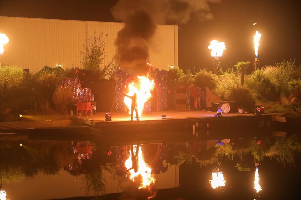 Bei den Shows wird ordentlich Pyrotechnik eingesetzt.