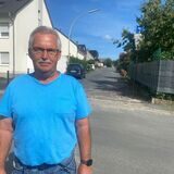Uwe Alhelm hatte sich über den Bauschutt vor seinem Haus echauffiert.