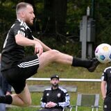 Ibrahim Hyseni nimmt den Ball an