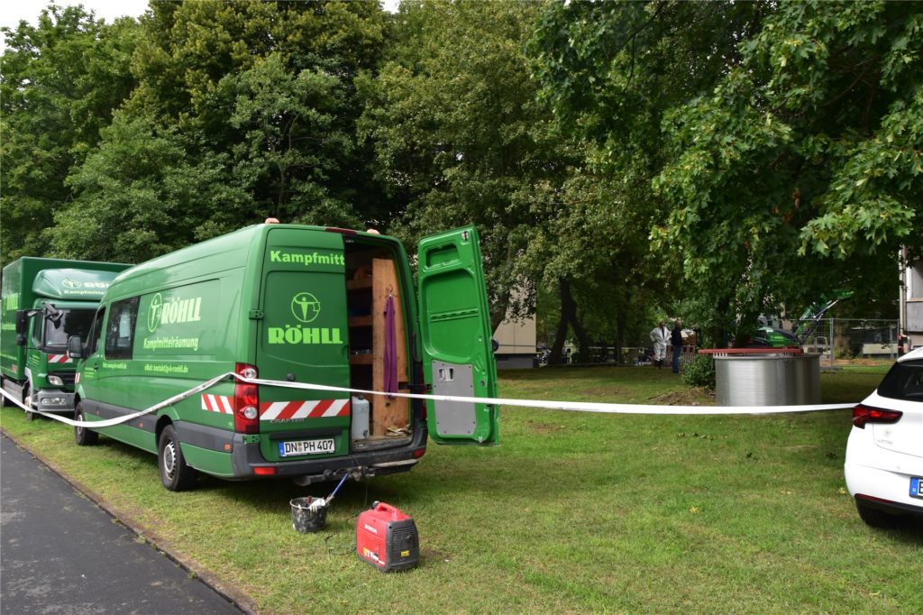 title attribut Ein spezieller Kampfmittelräumdienst war im Einsatz.