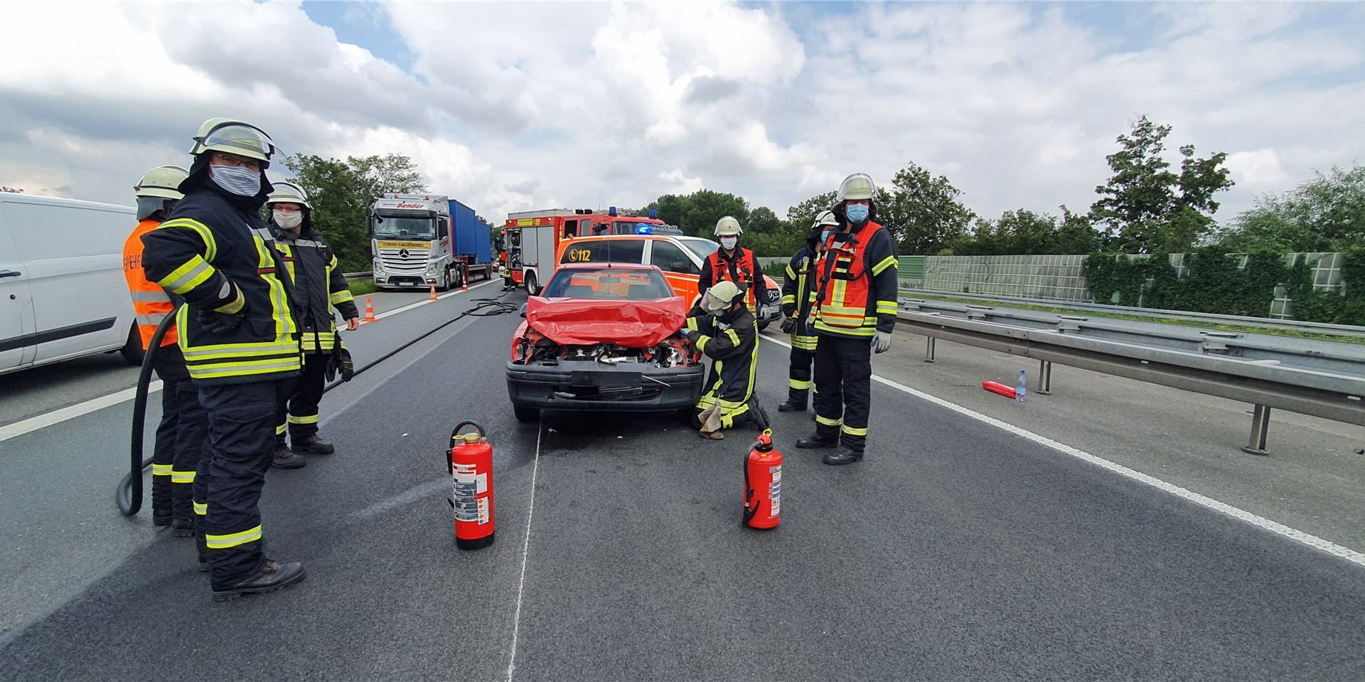Vier Verletzte forderte ein Verkehrsunfall am Freitag, 17. Juli 2020, auf der Autobahn 1.