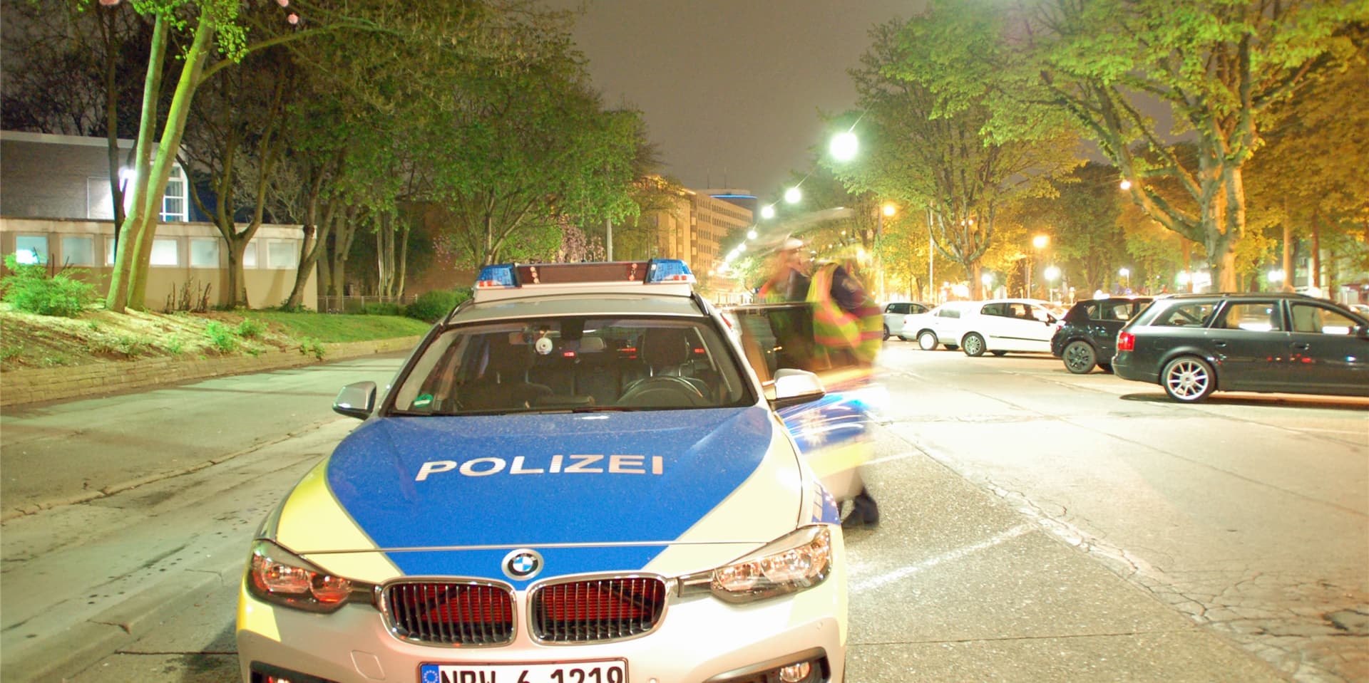 So wie hier auf dem Symbolbild kontrollierte die Polizei am Wochenende die  Raser-Szene in Dortmund. Eine junge Raserin aus Werne fiel besonders negativ auf.