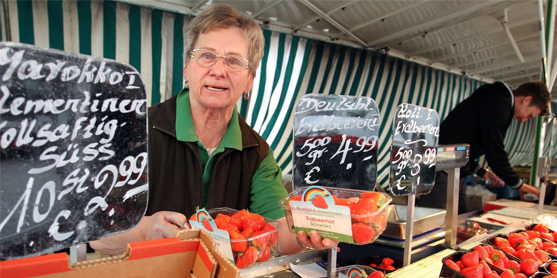 2013 feierte Ursula Hubracht ihr 50-Jähriges als Marktfrau in Werne. Das süße Obst ist ihre Lieblingsecke. Jetzt hat sie aufgehört.