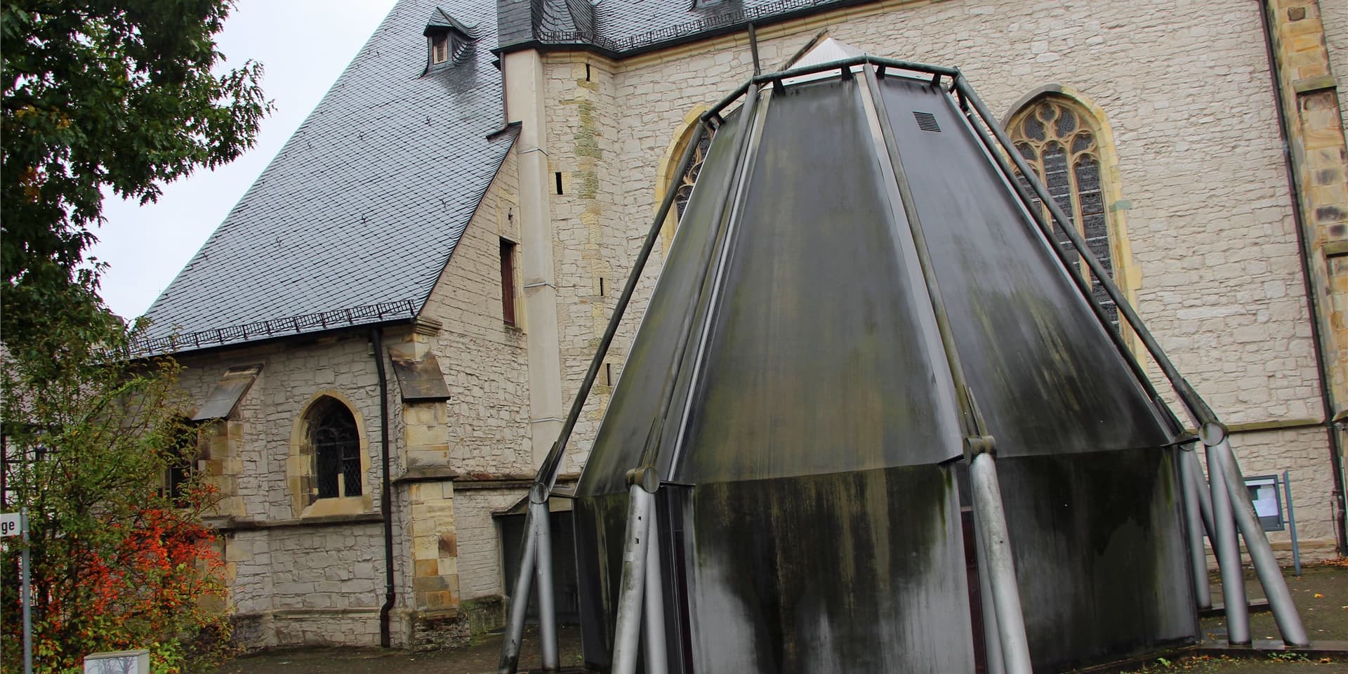 Der Kirchenvorstand St. Christophorus spricht sich in einer öffentlichen Stellungnahme für den Abriss der Sakristei aufgrund zahlreicher Mängel aus.