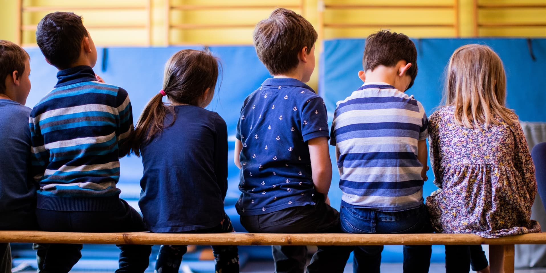 Für manches Kind bedeutet ein Schulbesuch in Corona-Zeiten ein besonderes Risiko. Die Linke fordert von der Bundesregierung, Eltern bei der Betreuung zu Hause besser zu unterstützen.