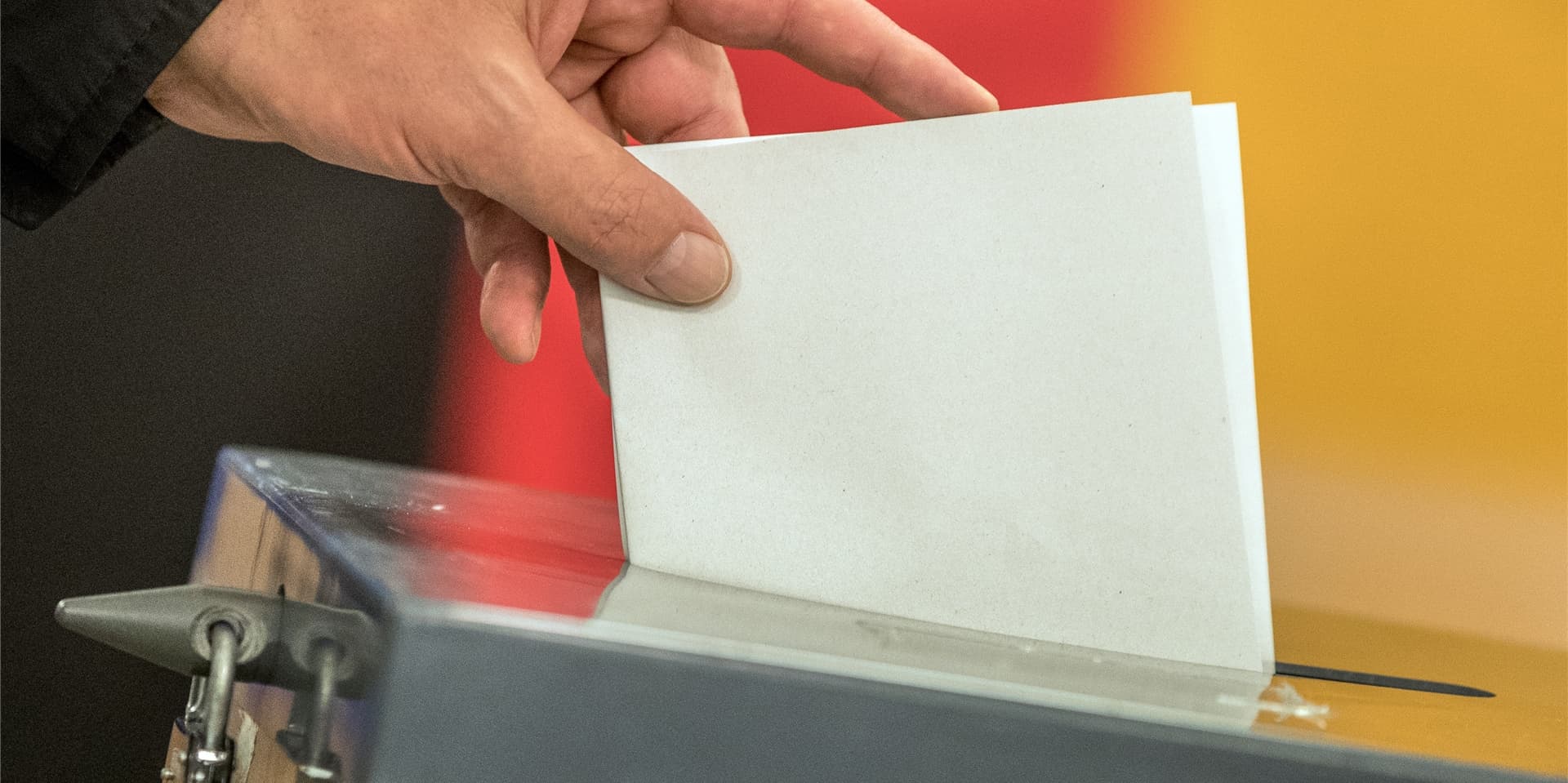Für die Auswertung der Kommunalwahlen werden viele Helfer benötigt.