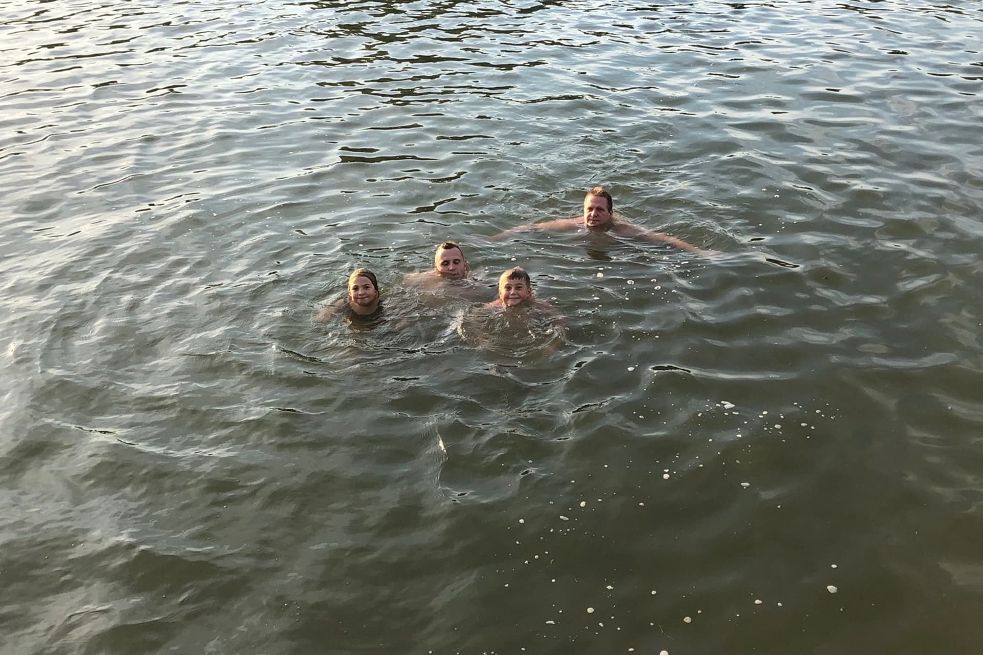 Badende im Datteln Hamm-Kanal .