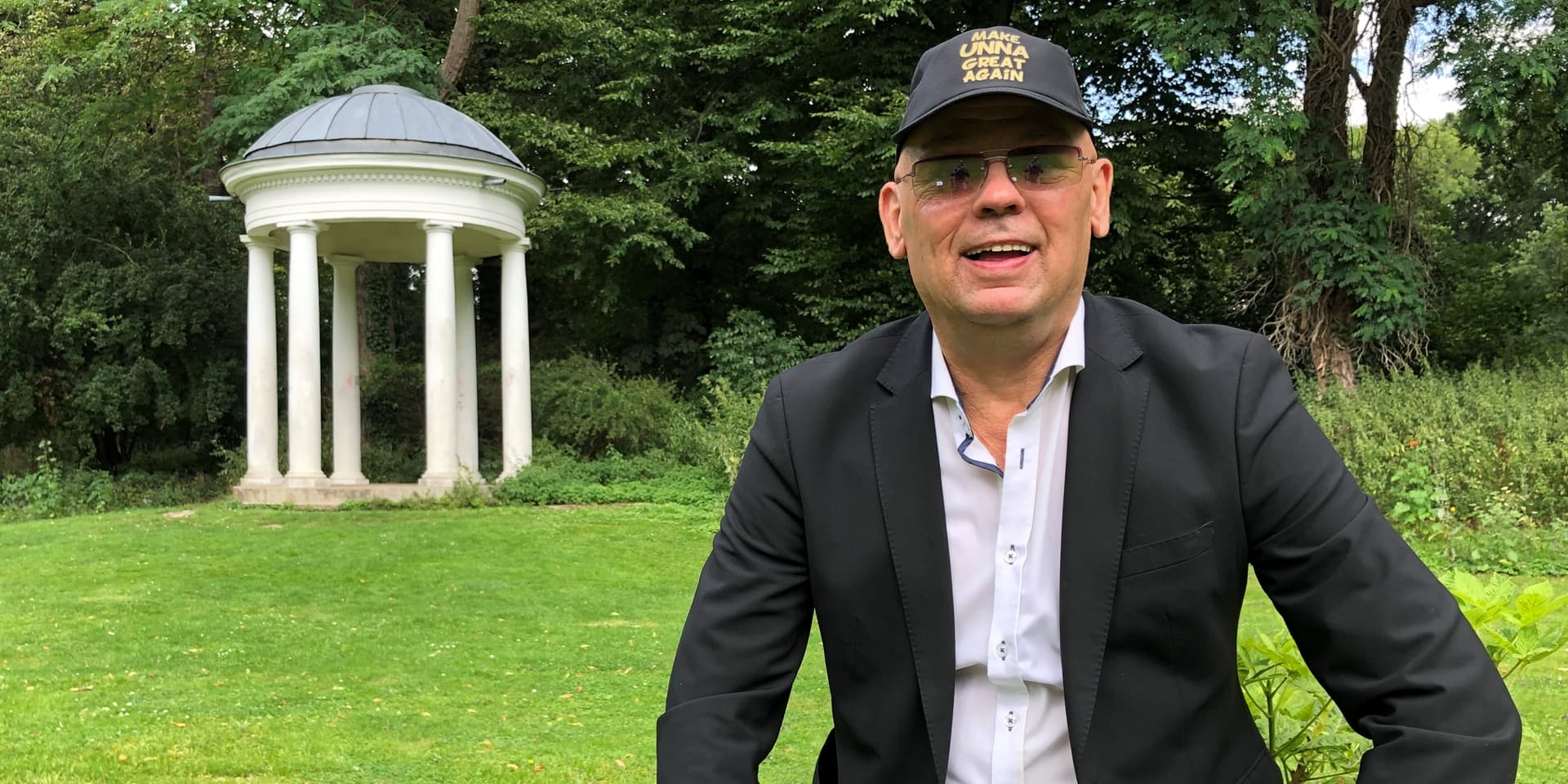 Achim Megger nahm für unser Gespräch Platz am Monopteros im Kurpark. Der Park ist nicht nur sein Lieblingsort, sondern auch der Teil von Unna, in den Bürgermeister Megger einen Großteil seiner positiven Energie stecken würde.