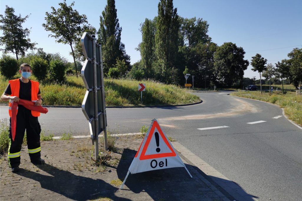 title attribut Negativer Höhepunkt des Einsatzes war ein uneinsichtiger Motorradfahrer, der in den abgesperrten Bereich fuhr und danach noch die Einsatzkräfte beleidigte.