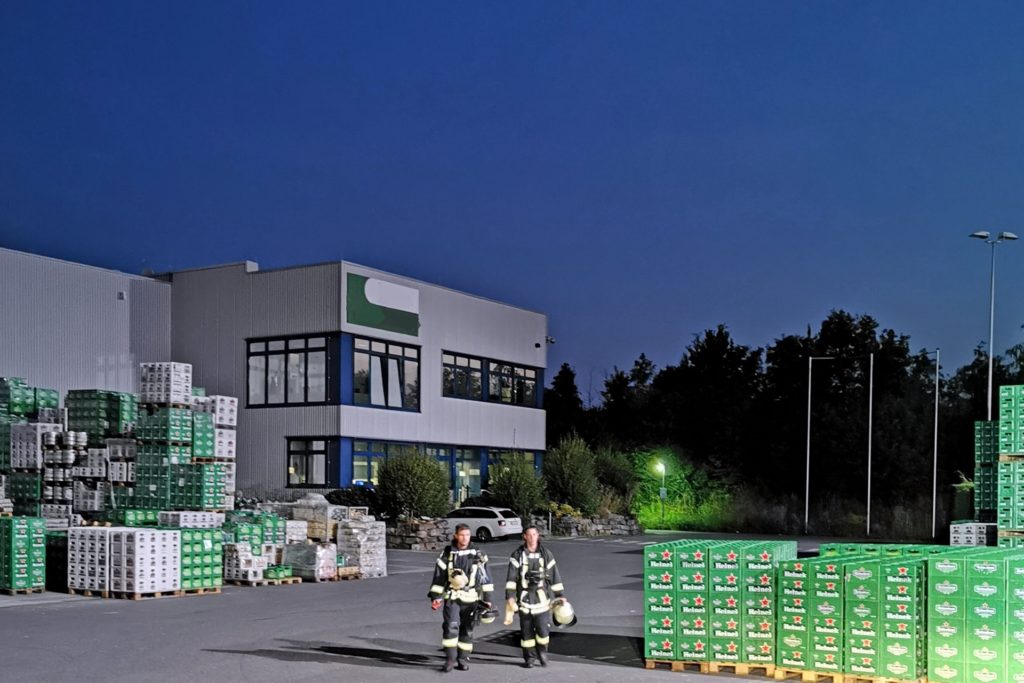 Am frühen Mittwochmorgen rückte die Rettungskräfte zum Heineken-Zentrallager im Nordlippepark aus. Warum die Brandmeldeanlage auslöste, ist unklar.