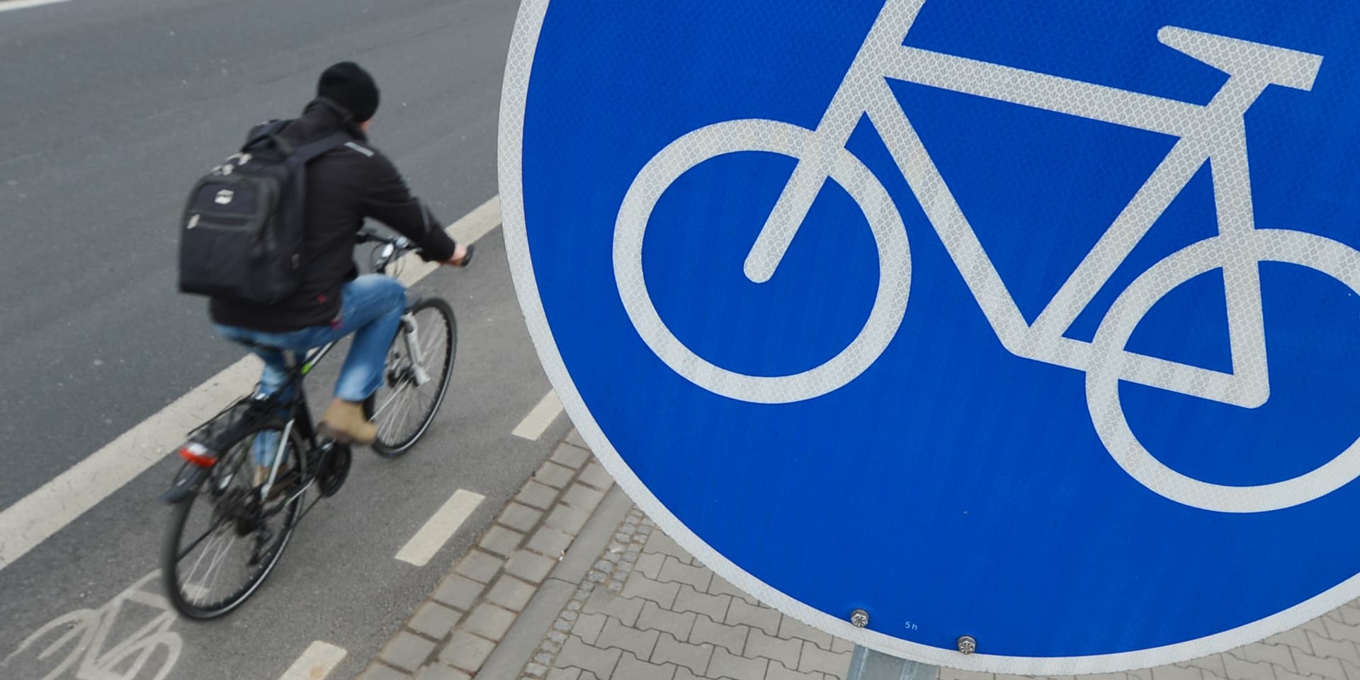 Nachdem die Stadt Fröndenberg einen neuen Radweg von der GSF in Richtung Frömern/Ostbüren angelegt hat, möchte sich Unna kurzfristig mit seiner Nachbarstadt in Verbindung setzen, um über weitere Bedarfe für Radfahrer zu sprechen.