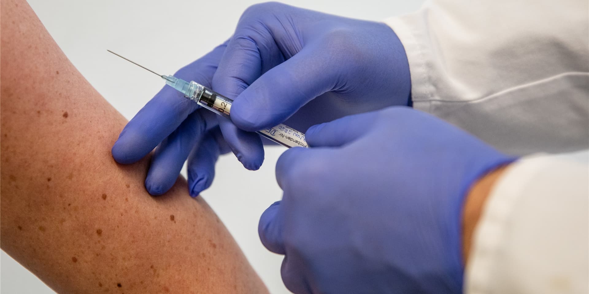 In Russland gibt es ab sofort einen Impfstoff gegen das neuartige Coronavirus. (Symbolbild)