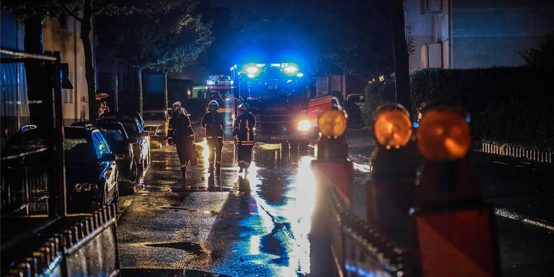 Unter anderem in Dortmund-Huckarde sind überflutete Straßen nach dem Starkregen gesperrt worden.