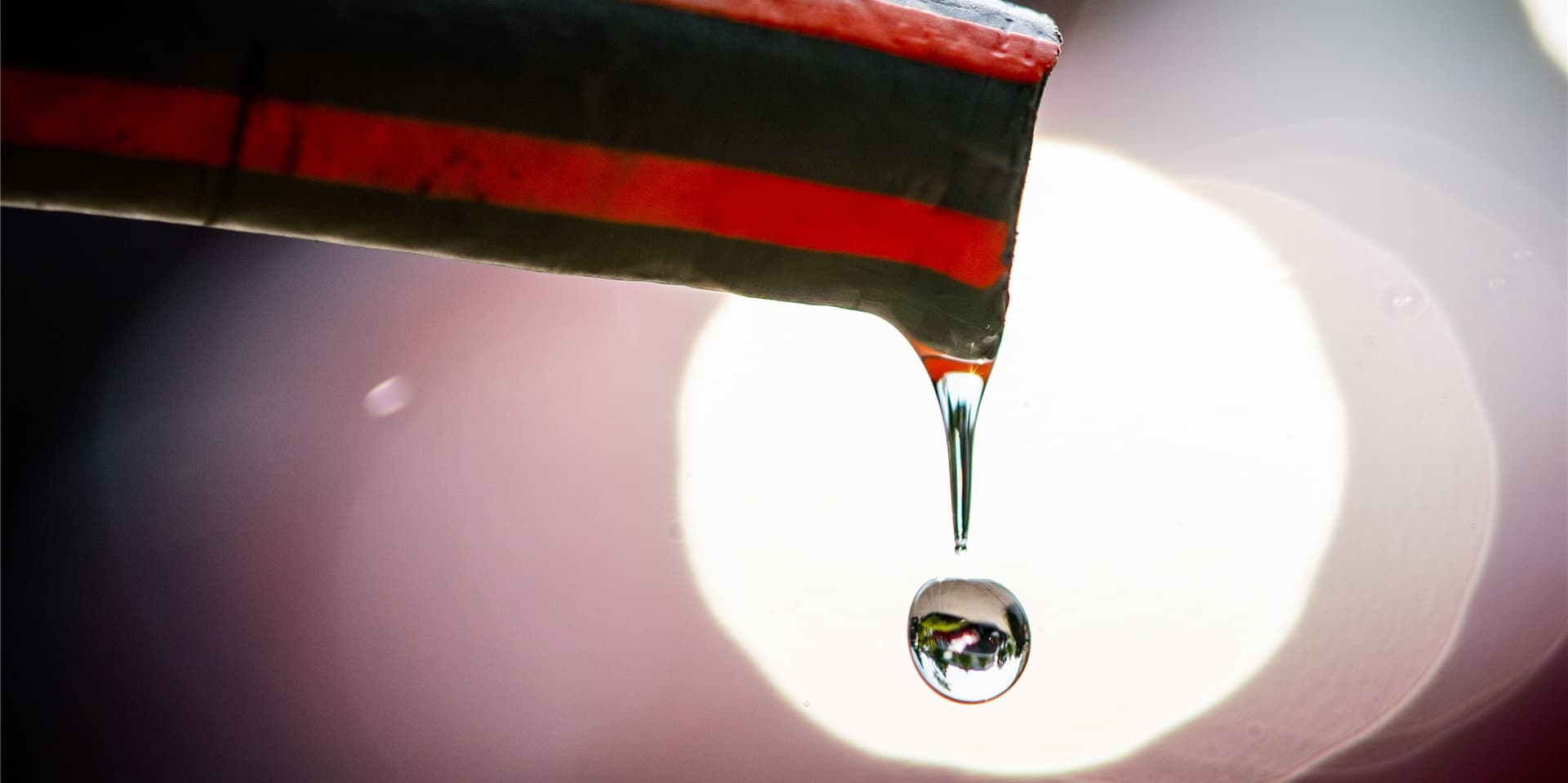 Umso heißer das Wetter ist desto mehr Wasser wird verbraucht: Erste Kommunen haben bereits eine Wasserknappheit vermeldet.