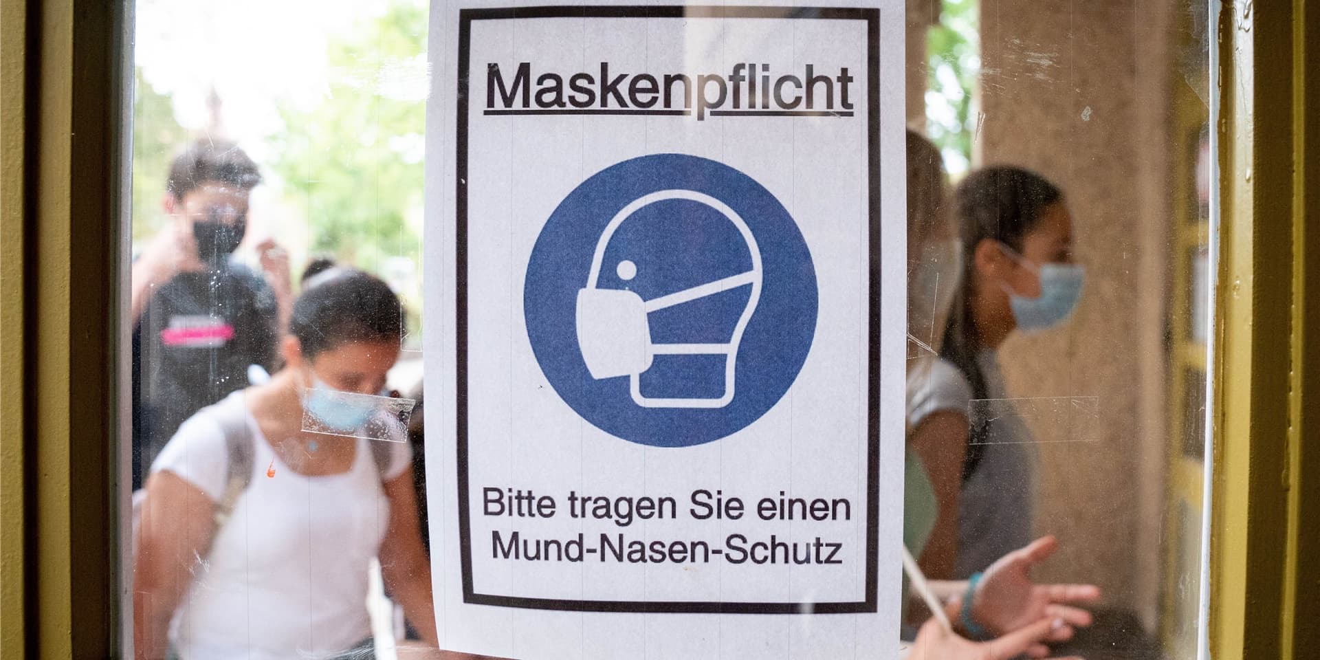Wie umgehen mit Maskenverweigerern? Psychologen haben mehrere Ideen.