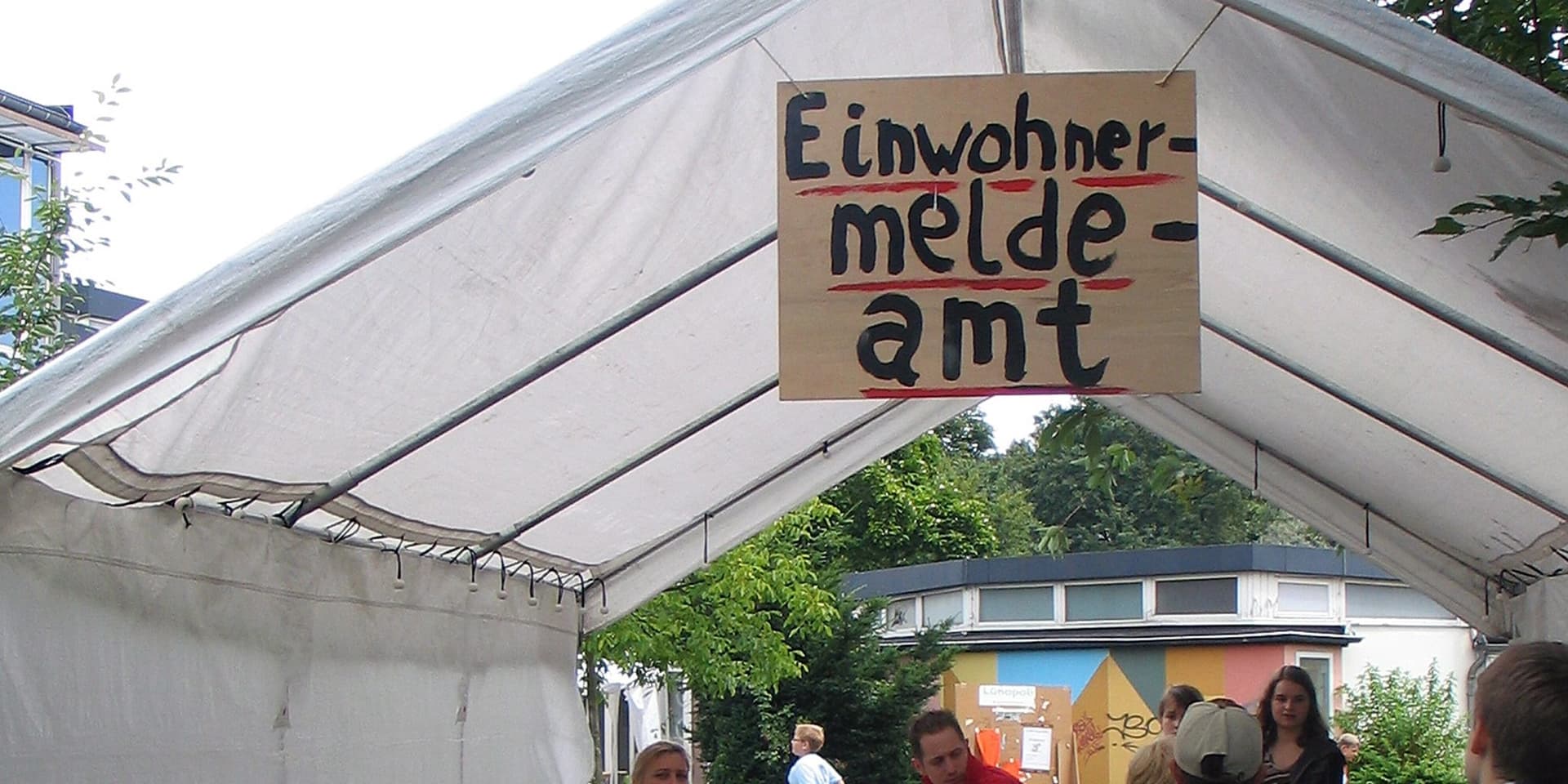 Vor einer Wahl dürfen Parteien ganz legal Daten aus dem Melderegister von der Kommune kaufen. In der Ferienstadt Lünopoli freilich, wo dieses Foto vor einigen Jahren entstanden ist, sind die Einwohnerdaten hingegen unverkäuflich.