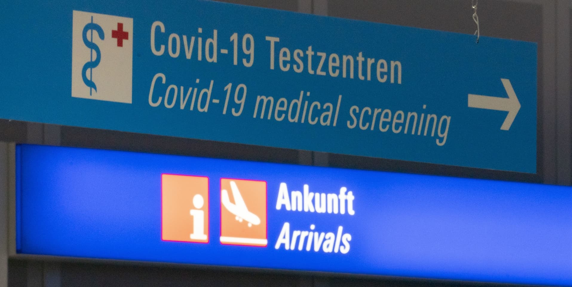 Wer aus einem Risikogebiet kommt, muss sich auf das Coronavirus testen lassen.
