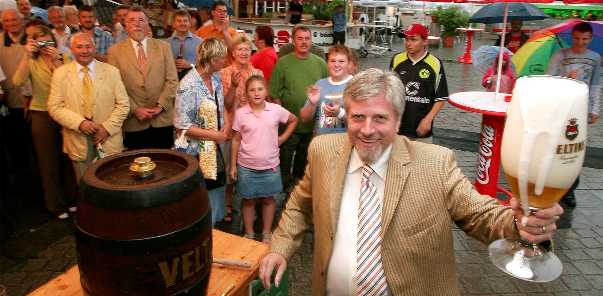 Fassanstich mit dem Bürgermeister – das war einmal. Das 24. Altstadtfest war auch das letzte seiner Art im Jahr 2007. Soll Kamen wieder ein Stadtfest bekommen?