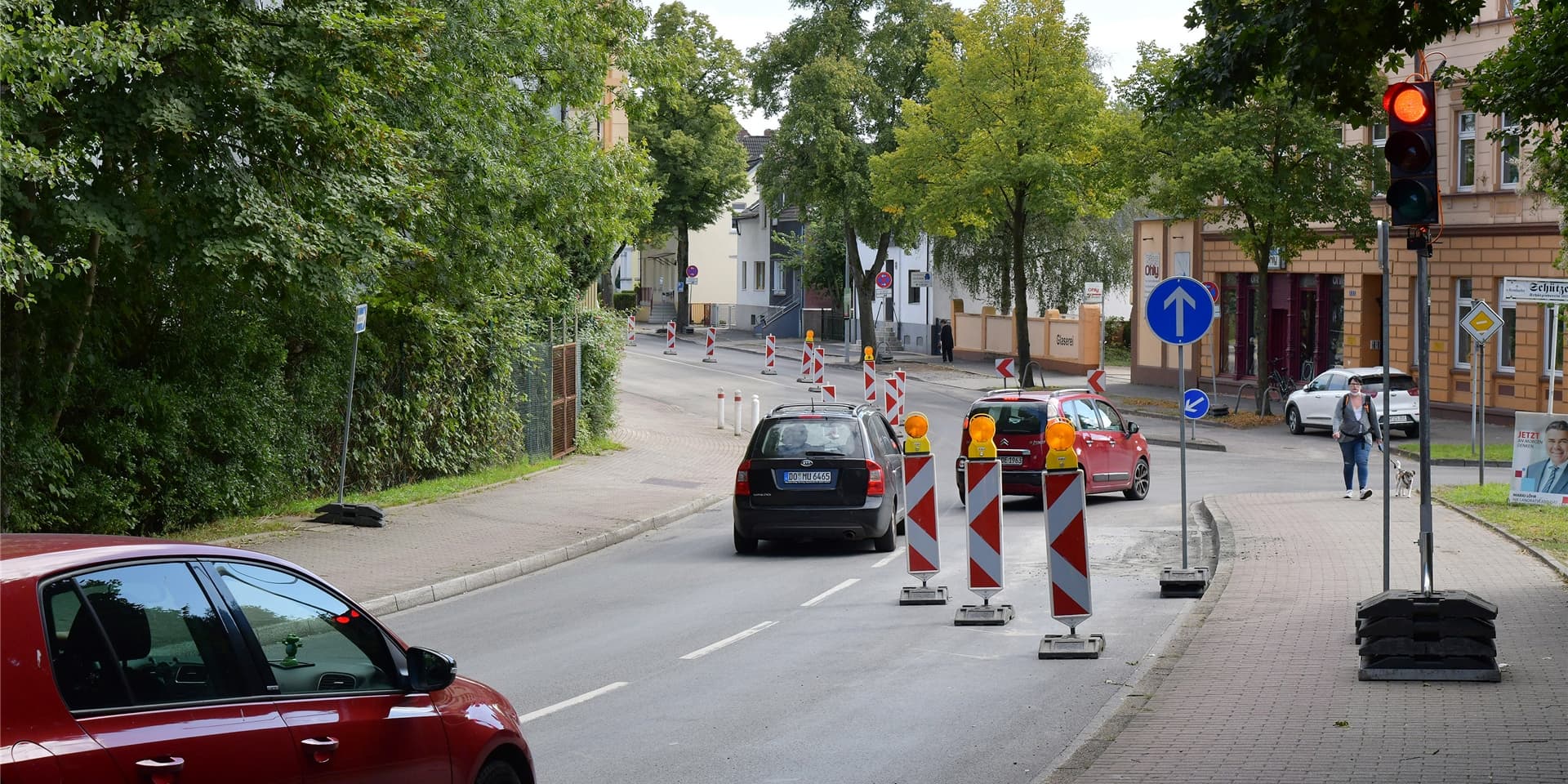 Von der Bebelstraße darf man nicht rechts in die Sedanstraße abbiegen. Viele Autofahrer tun dies trotzdem – sehr zum Ärger der Anwoh