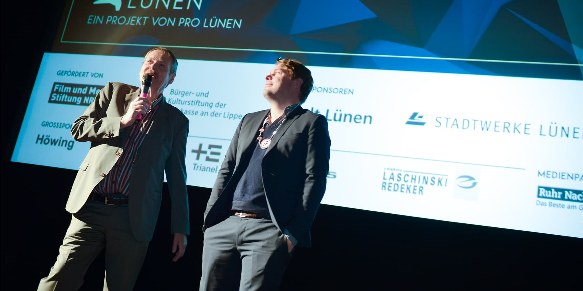 Mike Wiedemann (l.) und Sven Ilgner (hier ein Archivfoto vom Auftakt 2019) planen, zusammen mit Dr. Anke Höwing, eine kleinere Variante des Kinofestes.