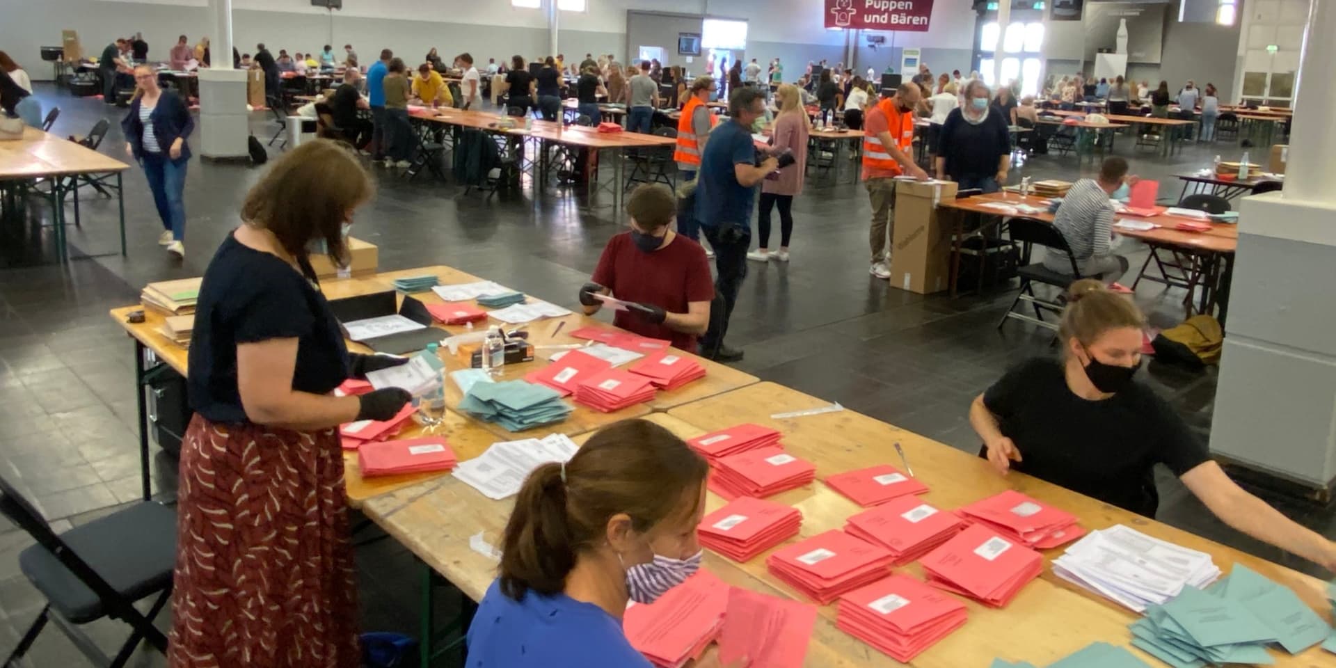 Briefwahlzentrum in den Messehallen in Dortmund