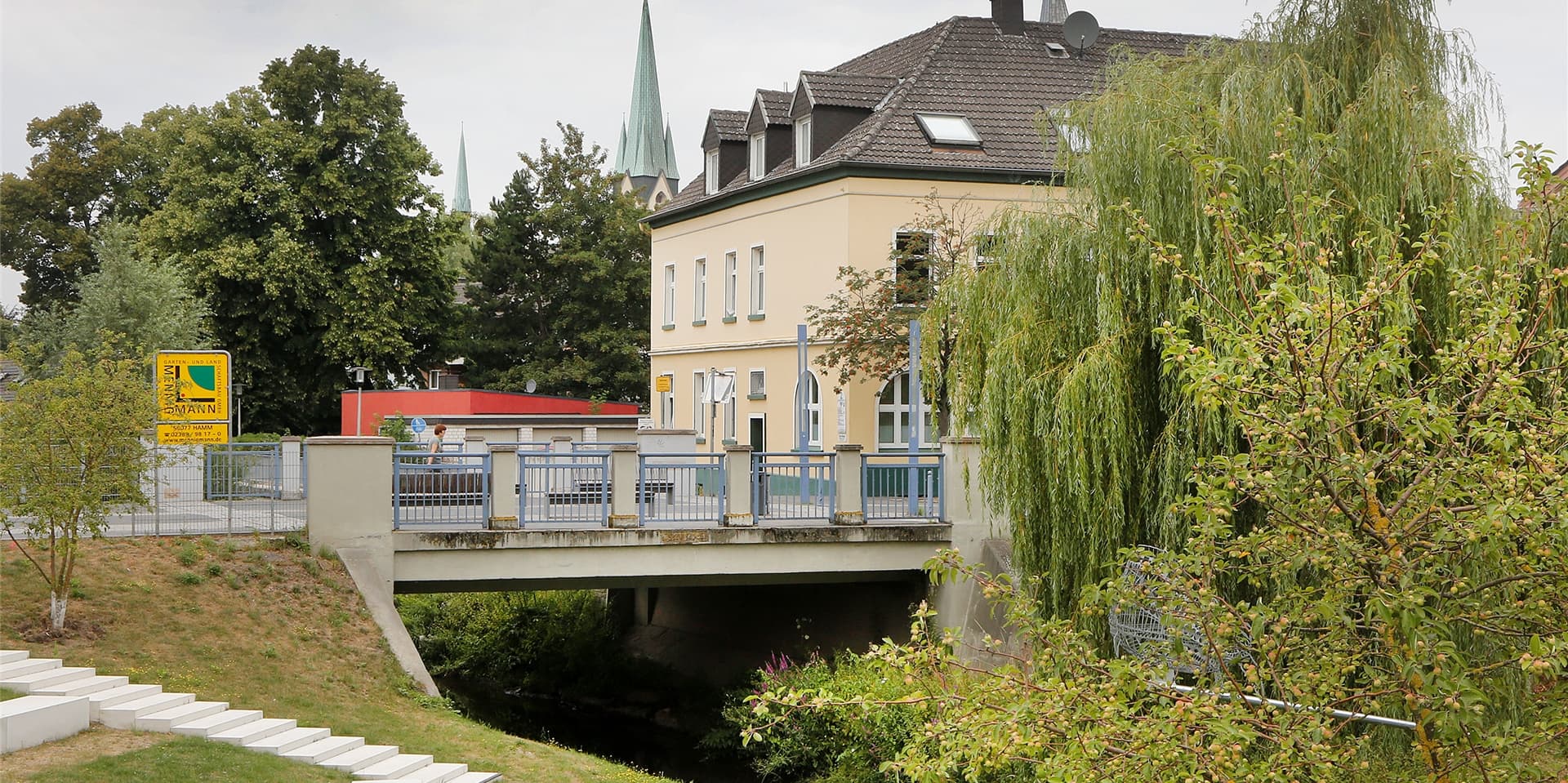 An der Maibrücke in Kamen soll der Asylbewerber mitgenommen worden sein.