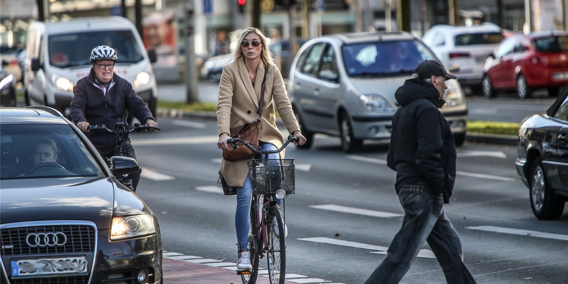 Die Grünen wollen mehr Platz für Fußgänger und Radfahrer, für Letztere auch auf dem Wall.
