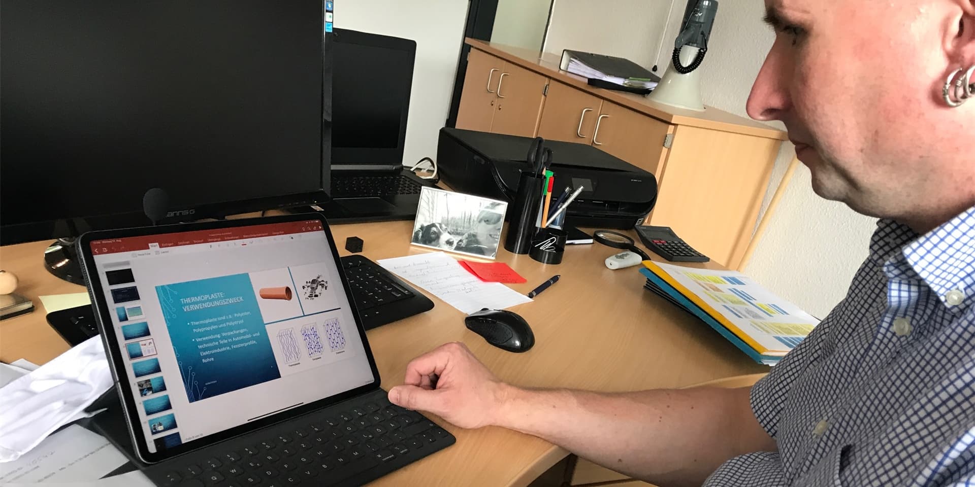Heiko Klanke, Leiter des Friedrich-Bährens-Gymnasiums in Schwerte, setzt auf iPads. Und kann auch erklären warum.