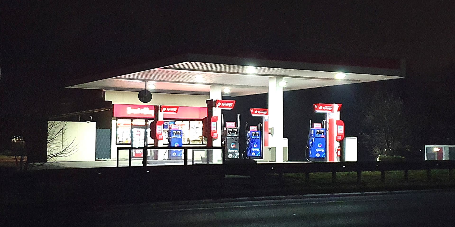 Ein Unbekannter hat Sonntagnacht die Tankstelle am Ruhrschnellweg in Holzwickede ausgeraubt.