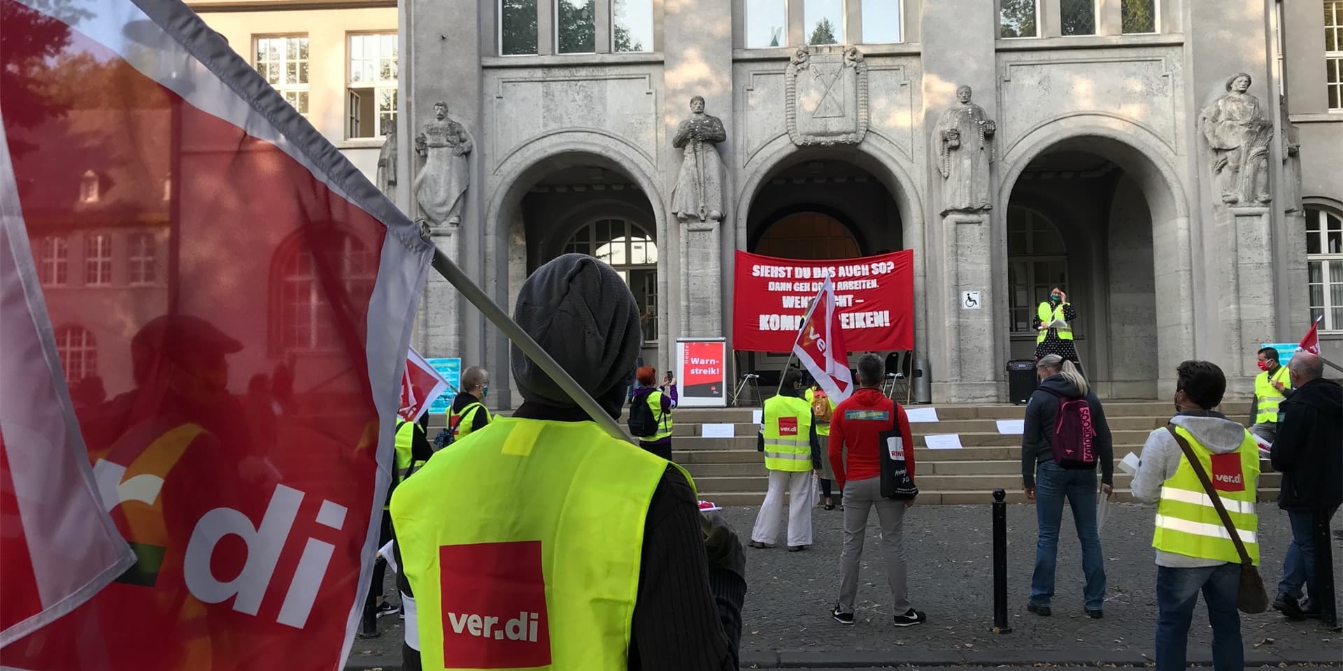 Streik vor dem Rathaus: Am 23. September 2020 hatte Verdi zur Demo in Schwerte aufgerufen.
