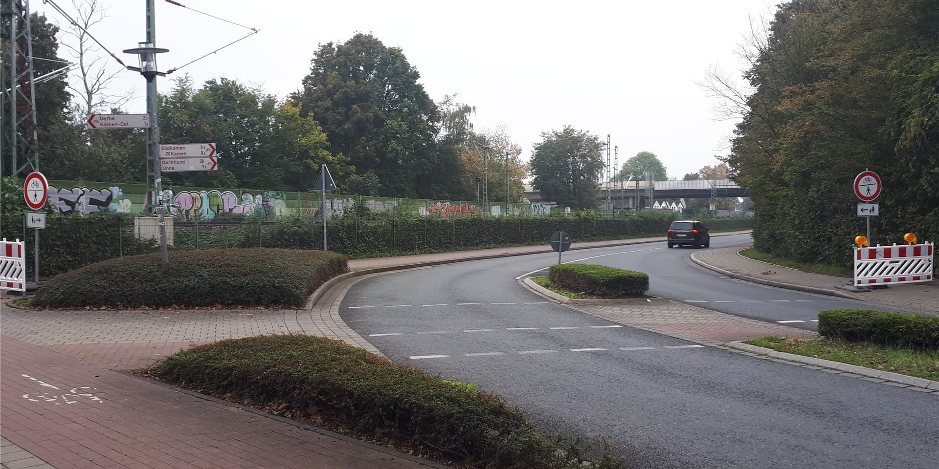Schilder an der Poststraßen-Sperrung in Kamen sorgen für Verwirrung.