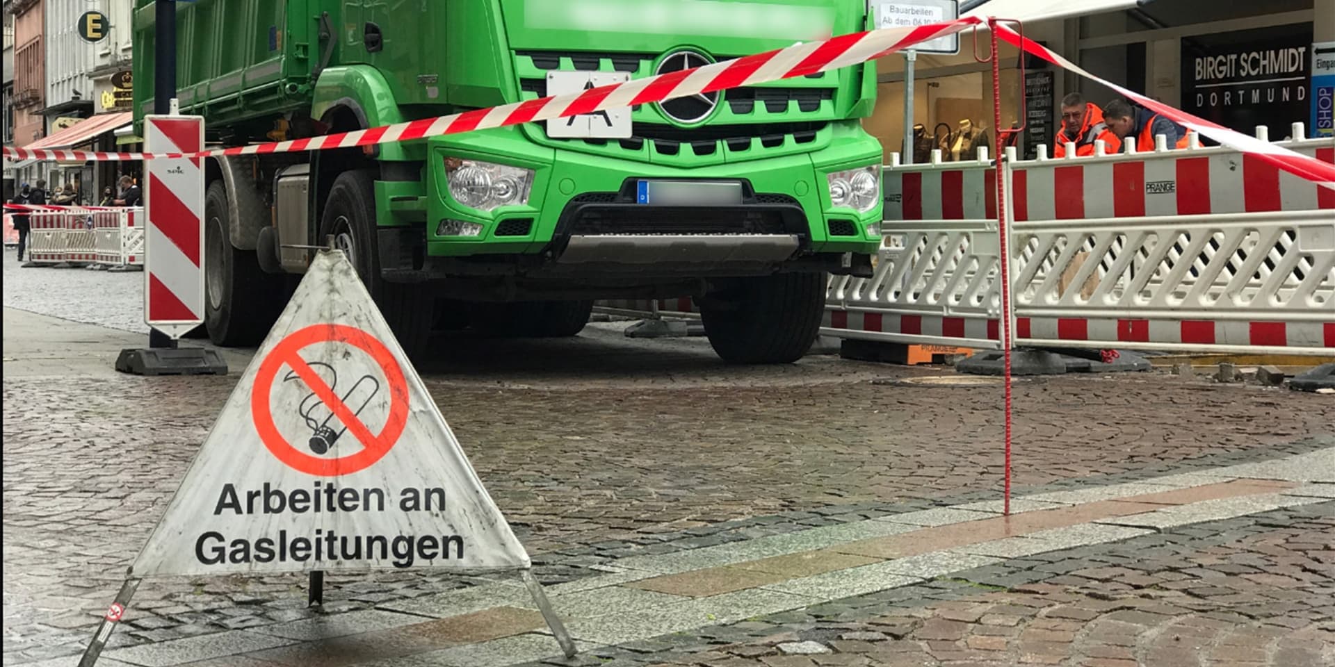 Bei Bauarbeiten in der Wißstraße wurde eine Gasleitung beschädigt.