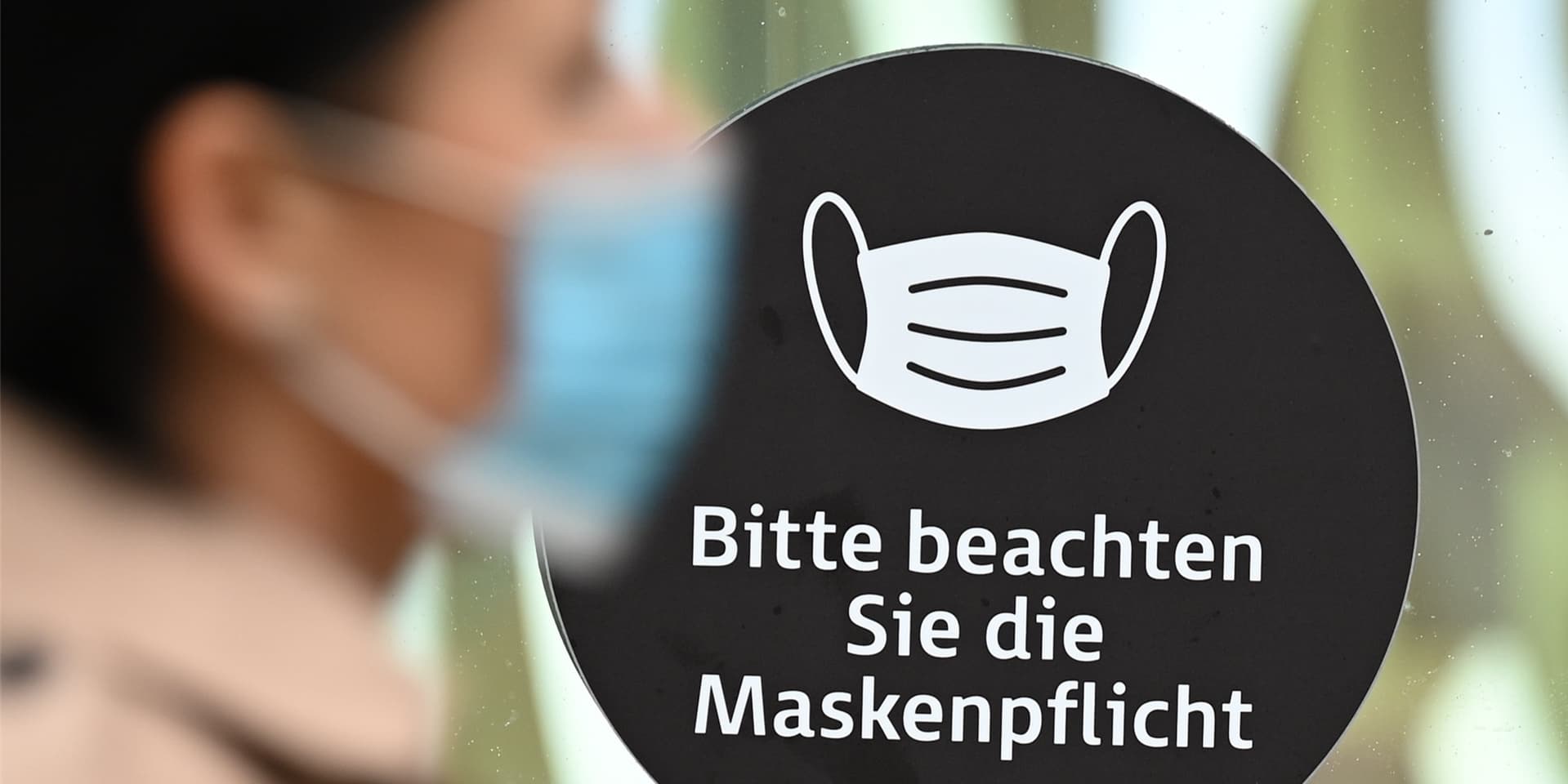 „Egoisten, die gezielt keine Masken tragen, können wir in der prekären Situation nicht gebrauchen.“ – Mit diesen deutlichen Worten appelliert die Kreispolizei Unna an die Bürger, sich an die geltenden Corona-Regeln zu halten.