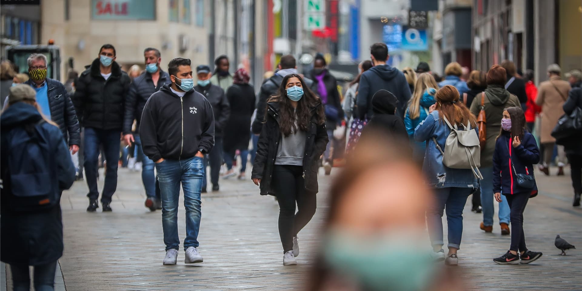 Das Ordnungsamt hat sich zum Rauchen, Essen und Trinken auf dem Westenhellweg und damit zum Verstoß gegen die Maskenpflicht geäußert.