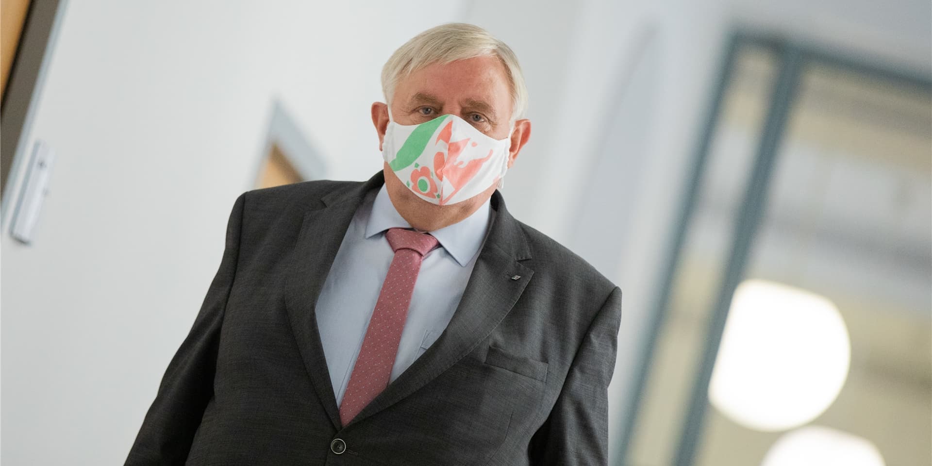 NRW-Gesundheitsminister Karl-Josef Laumann (CDU) reagierte gelassen auf das Urteil eines Dortmunder Amtsrichters, der eine Corona-Schutzverordnung für unwirksam erklärt hatte.