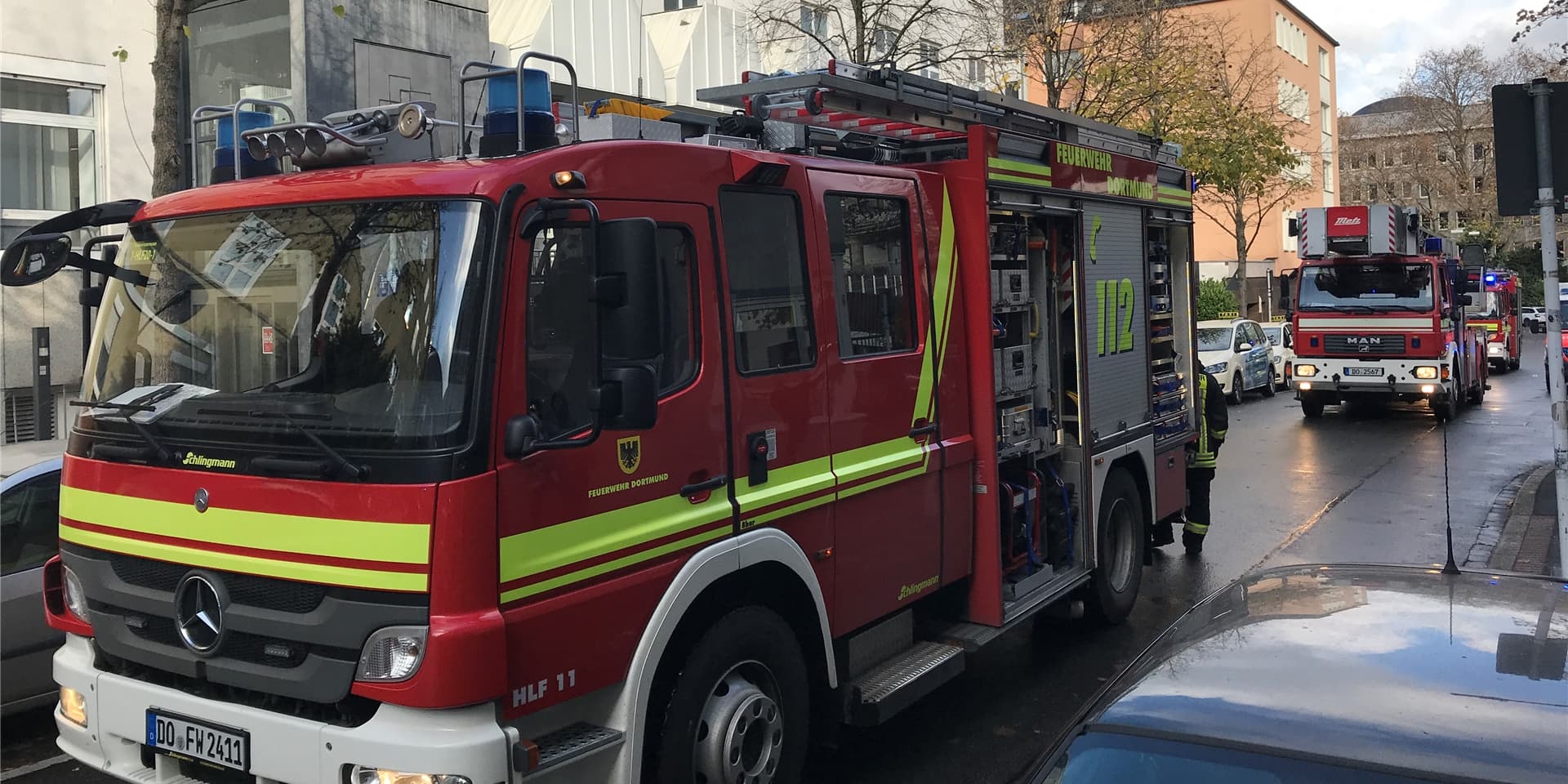 Feuerwehr und Rettungsdienst waren am Johannes-Hospital in Dortmund im Einsatz.